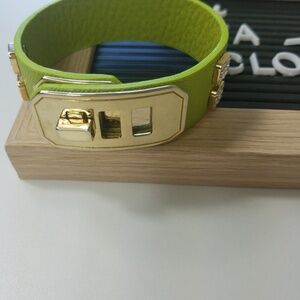 LEATHER AND CRYSTAL BRACELET